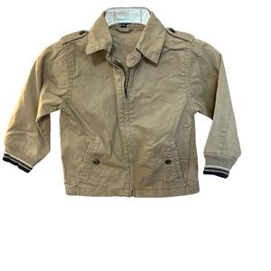 Baby Gap lined utility style jacket.  Excellent like-new condition.  Size 4T
